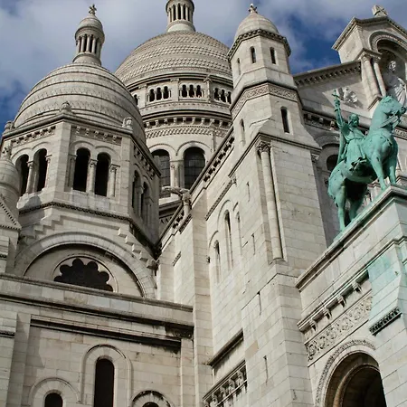 Bright And Cosy Sacre Coeur Paris